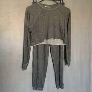 Forever 21 Gray Relaxed Crop Sweatshirt
